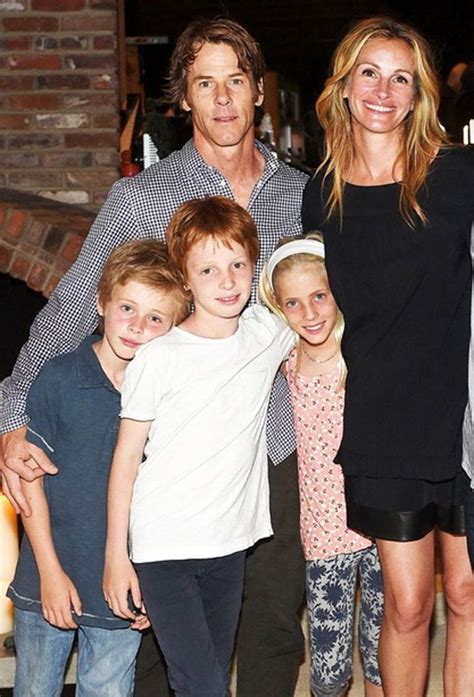 how many kids does julia roberts have